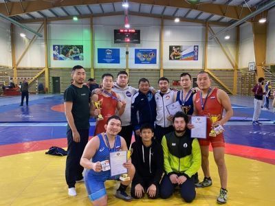 Четыре медали завоевали борцы Якутии на международном Кубке Тильзита