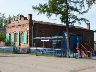 Одноэтажный кирпичный дом