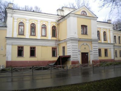 Игуменский корпус (царский дворец)