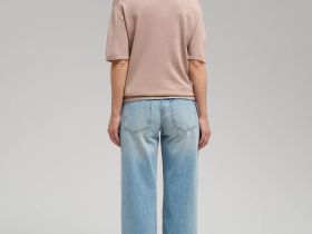 Легкий джемпер-поло прямого кроя