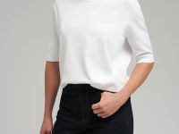 Легкий джемпер прямого кроя с коротким рукавом