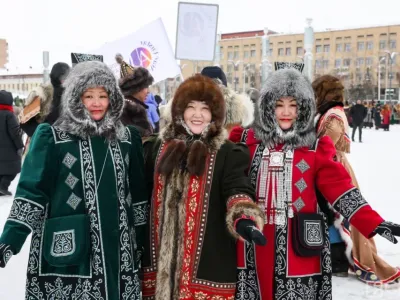В Якутске состоялось шествие народных мастеров в национальных костюмах