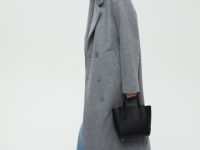 Двубортное пальто с отложным воротником