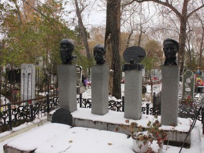 Надгробие на могиле Б.В. Волкова