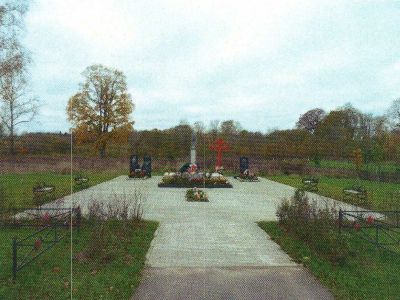 Две могилы воинов Советской Армии, погибших в боях с немецко-фашистскими захватчиками в январе 1944 года. Здесь похоронен Герой Советского Союза Черепанов Сергей Михайлович, погибший при взятии д. Поддубье 24 января 1944 года