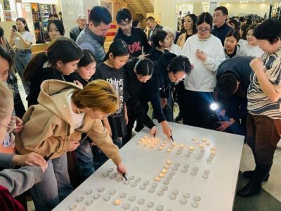 В Якутии в день рождения Алексея Кулаковского зажгли памятные свечи