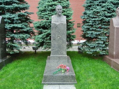Могила Дзержинского Феликса Эдмундовича (1877-1926)