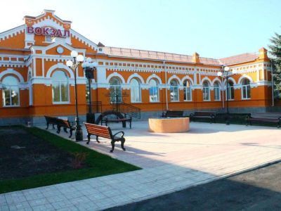 Здание вокзала ст. Инза, в котором в 1918 г. размещался штаб Первой Армии Восточного фронта во главе с В.В. Куйбышевым