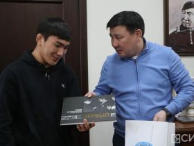 «Бороться как лев»: чемпиона первенства Европы Льва Павлова чествовали в Минспорте Якутии