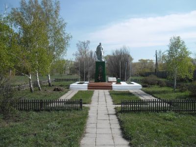 Памятник воинам-землякам, погибшим в годы Великой Отечественной войны (1941-1945 гг.)