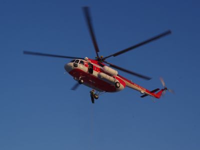 В Булунском  районе во льдах встали два судна с экипажем кораблей