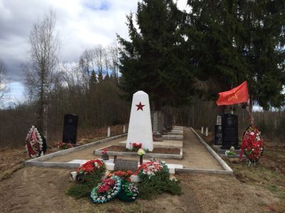 Братская могила 175 воинов, погибших в боях с немецко-фашистскими захватчиками в ноябре-декабре 1941 года