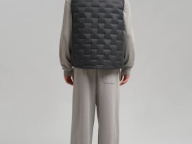 Стеганый пуховый жилет