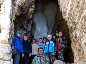 Водопады и ледяные пещеры скал Еланка Куччугуй Кэтэмэ - скалы Еланки - п. Еланка