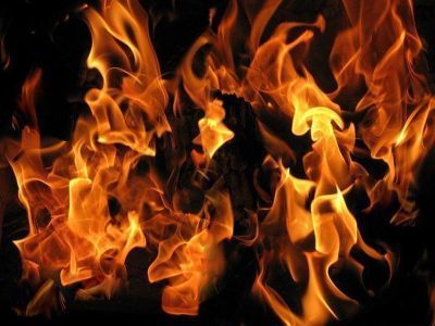 Якутские полицейские вывели из горящего дома более 20 человек