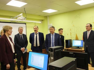 В Мирнинском районе открылась IT-школа