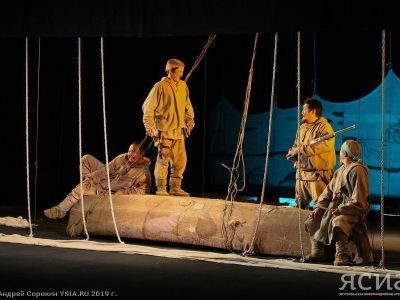 Саха театр им. Ойунского открыл 114-й театральный сезон спектаклем «Желанный голубой берег мой…»