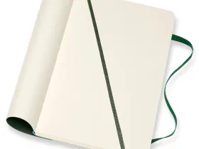 Записная книжка нелинованная Moleskine "Classic Soft" Large 13х21 см 192 стр., обложка мягкая зелена