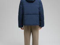 Утепленная куртка со съемным капюшоном