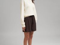 Свободные шорты с эластичным поясом