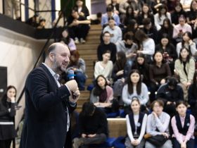 Секретарь СЖР Роман Серебряный провел серию семинаров в Якутске