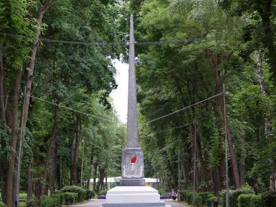 Памятник в честь воинов Советской Армии, участвовавших в освобождении г. Острова в 1944 г.