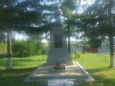 Братская могила воинов Советской Армии, погибших в период Великой Отечественной войны