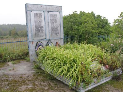 Братская могила мирных жителей, расстрелянных фашистами в 1942 г.