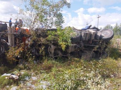 Водитель седельного тягача погиб при ДТП в Ленском районе