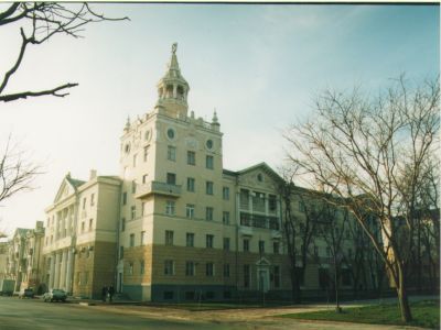 Дом жилой с общественным блоком