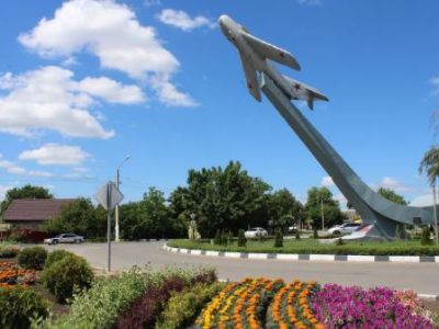 Самолет, установленный в честь летчика-испытателя первых самолетов с реактивным двигателем Г.Я. Бахчиванджи