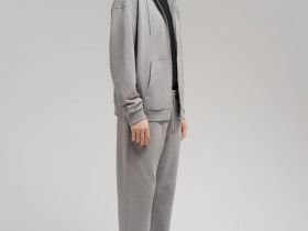 Свободная толстовка из футера