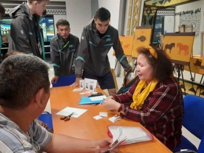 Туристы из Казахстана побывали на экскурсии по Якутску