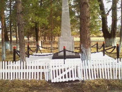 Монумент в честь павших в боях за Родину