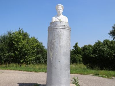 Памятник матросу С.В. Муклецову, первому председателю Теньгушевского сельского Совета. Убит контрреволюционерами в 1918 г.