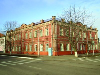 Дом с магазинами