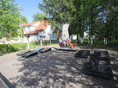Братская могила советских воинов, погибших в январе 1945 года