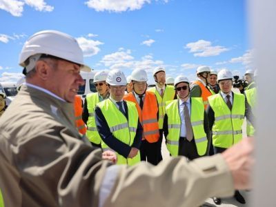 Глава Якутии проверил строительство аэропорта Мирный