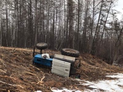 В Таттинском районе Якутии в результате опрокидывания трактора пострадал ребенок