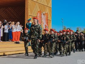 В Якутске состоялся детский парад Победы