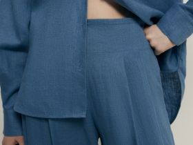 Брюки изо льна широкого силуэта