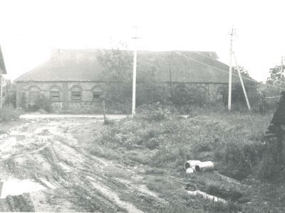 Здание конюшни