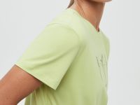 Базовая футболка приталенного силуэта