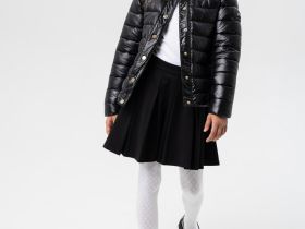 Куртка текстильная с полиуретановым покрытием для девочек (бомбер)