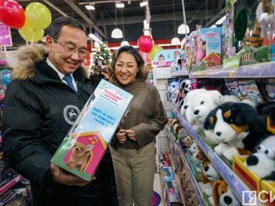 Айсен Николаев  дал старт благотворительной акции «Елка добра»