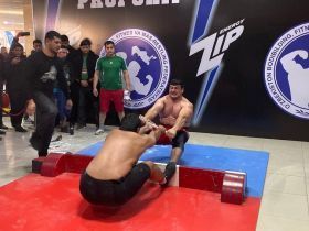 В Узбекистане мас-рестлеры подвели итоги года