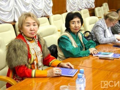 Функционирование государственных языков республик РФ обсудили в Якутске