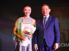 Ежегодник Саха театра посвятили «золотому» выпуску щепкинцев