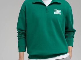 Толстовка свободного кроя из футера