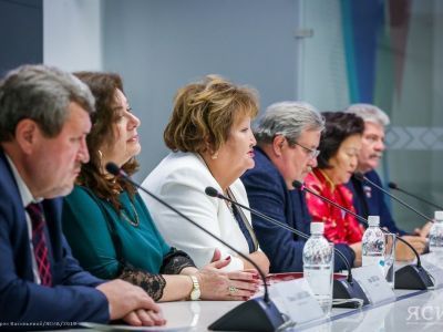 Участники фестиваля поэзии в Якутске рассказали о том, как передать смысл оригинала в переводе